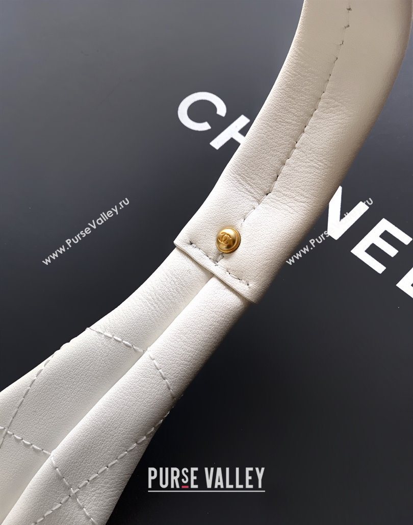 Chanel Calfskin Leather Large Hobo Handbag White 2025 AS5967 (yezi-251127105)