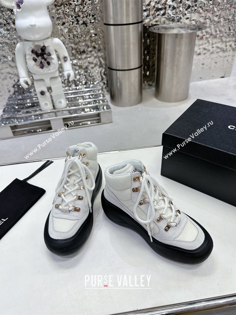 Chanel Coco Neige Wool and Suede Snow Sneakers 5cm G45337 White/Black 3 2023 (MD-231011063)