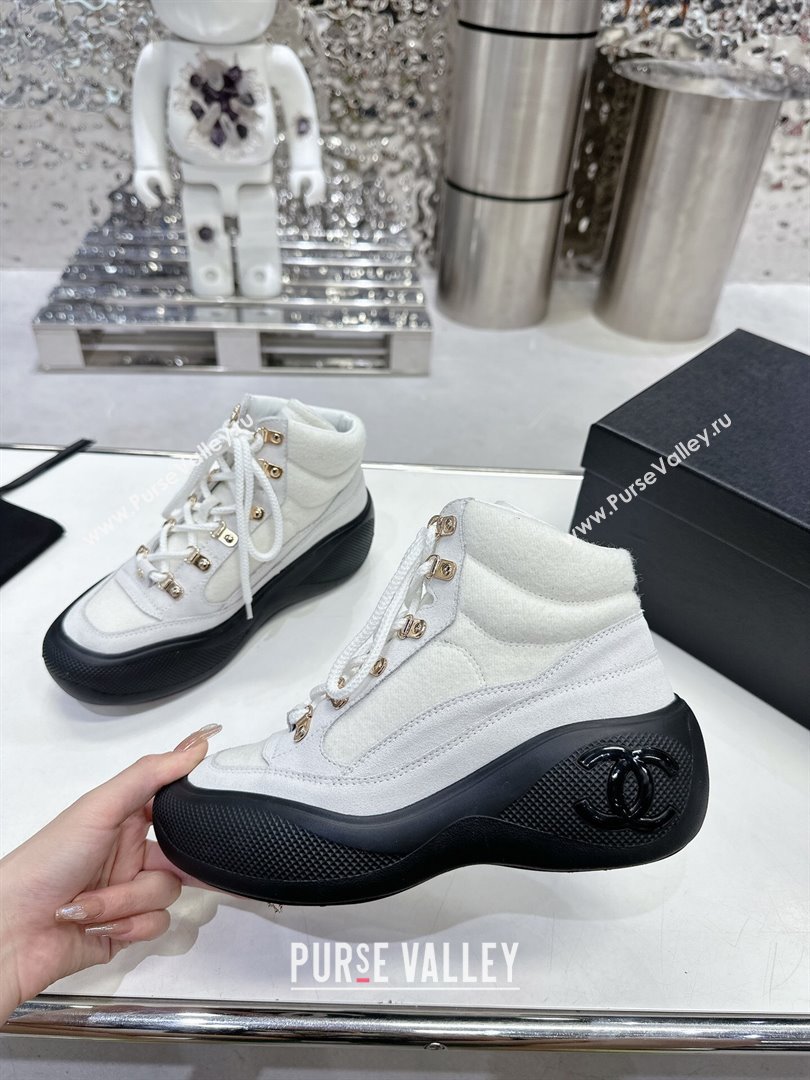 Chanel Coco Neige Wool and Suede Snow Sneakers 5cm G45337 White/Black 3 2023 (MD-231011063)