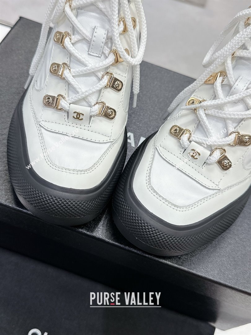 Chanel Coco Neige Fabric and Calfskin Snow Sneakers 5cm G45337 White/Black 2023 (MD-231011064)