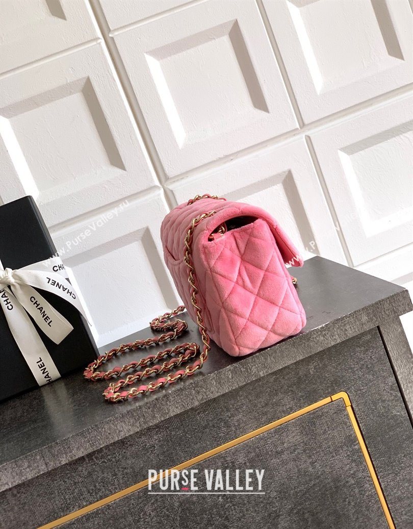 Chanel Velvet Classic Mini Flap Handbag Sakura Pink 2025 A69900 (yezi-251011065)