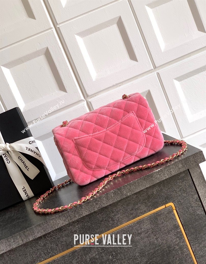 Chanel Velvet Classic Mini Flap Handbag Sakura Pink 2025 A69900 (yezi-251011065)