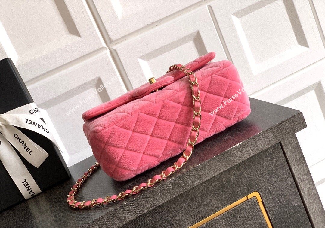 Chanel Velvet Classic Mini Flap Handbag Sakura Pink 2025 A69900 (yezi-251011065)
