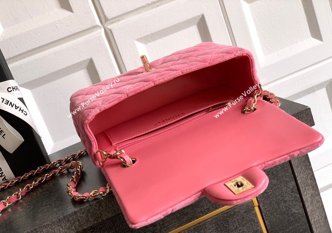 Chanel Velvet Classic Mini Flap Handbag Sakura Pink 2025 A69900 (yezi-251011065)