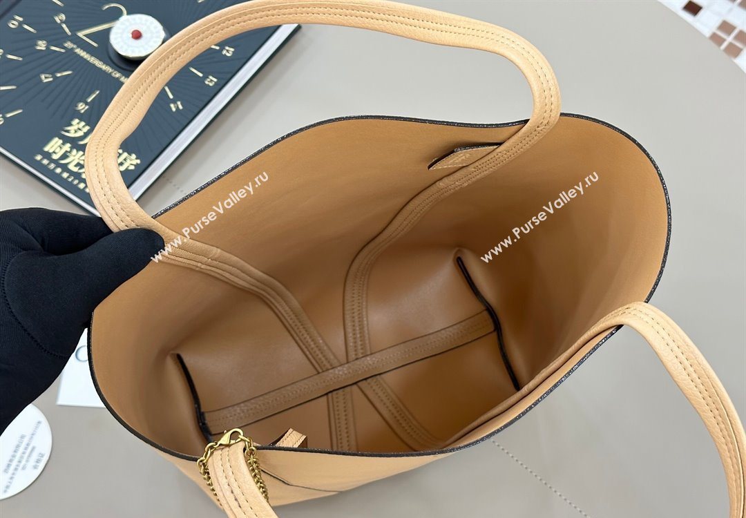 Chloe Medium Spin Tote Bag in Grained Leather Beige 2025 1120 (DLA-251120052)