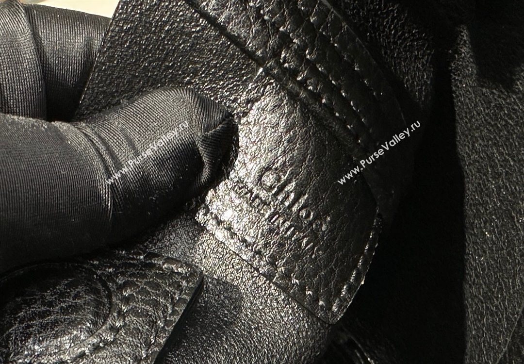 Chloe Small Spin Tote Bag in Grained Leather Black 2025 1120 (DLA-251120057)