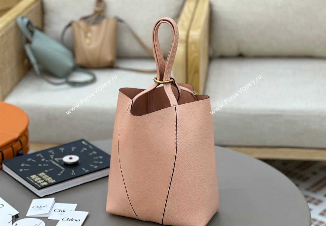 Chloe Medium Spin Tote Bag in Grained Leather Light Pink 2025 1120 (DLA-251120051)