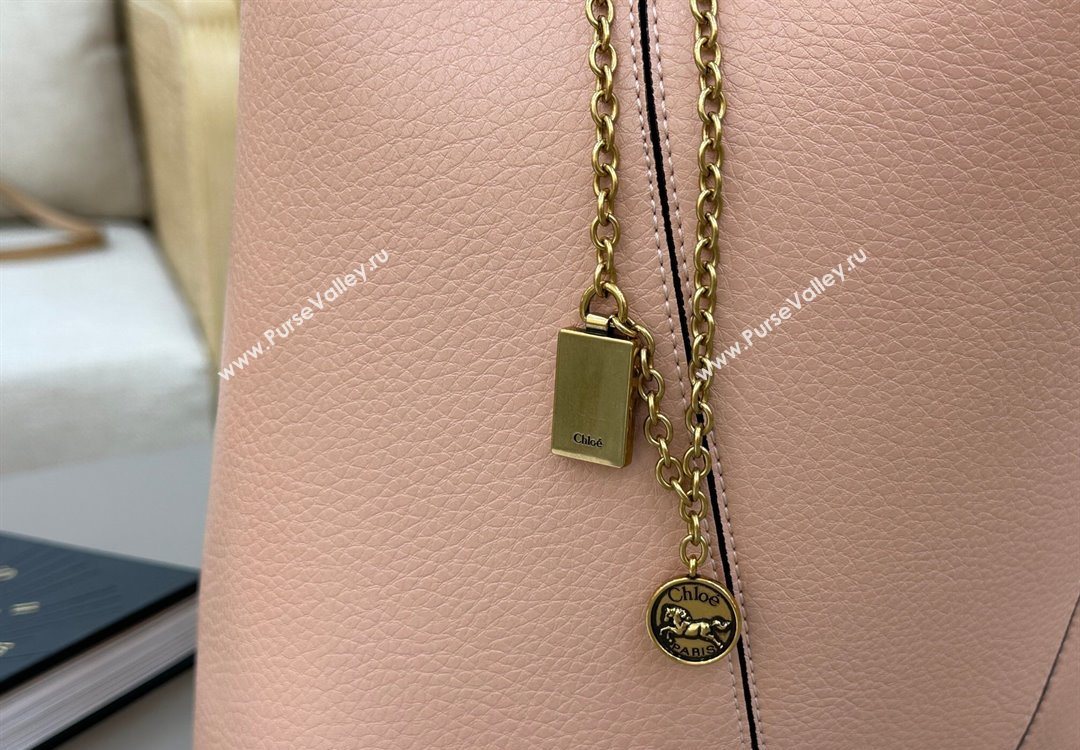 Chloe Medium Spin Tote Bag in Grained Leather Light Pink 2025 1120 (DLA-251120051)