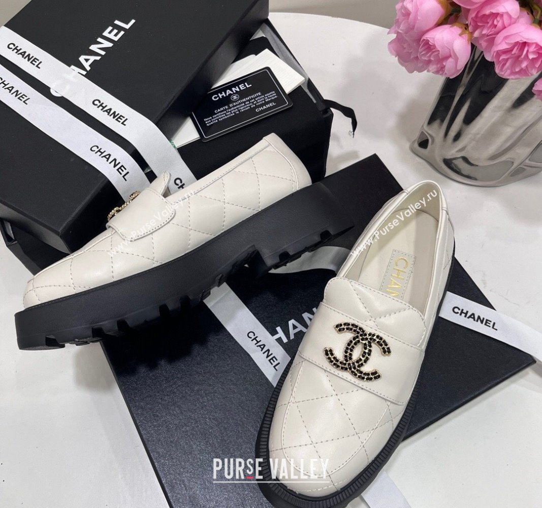 Chanel Quilted Lambskin Platform Loafers 4.5cm with Chain CC White 2024 CH101709 (KL-241017041)