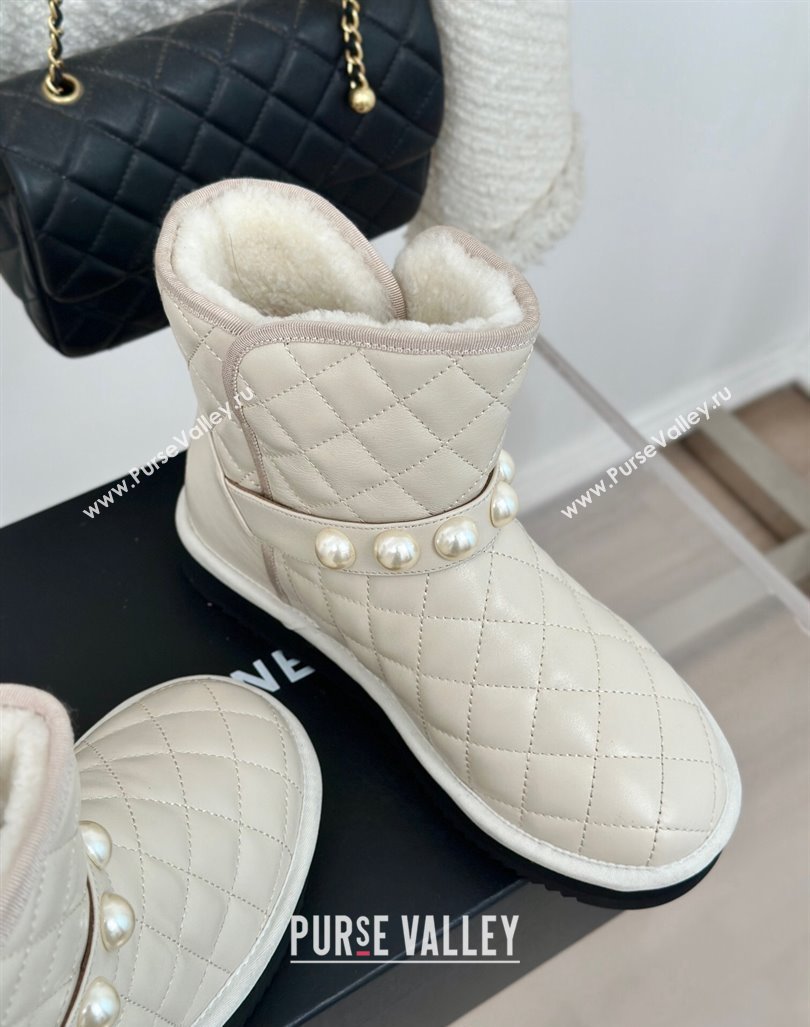 Chanel Quilted Calfskin Snow Boots with Pearls White 2024 CH101620 (MD-241016073)