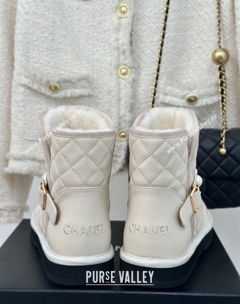 Chanel Quilted Calfskin Snow Boots with Pearls White 2024 CH101620 (MD-241016073)