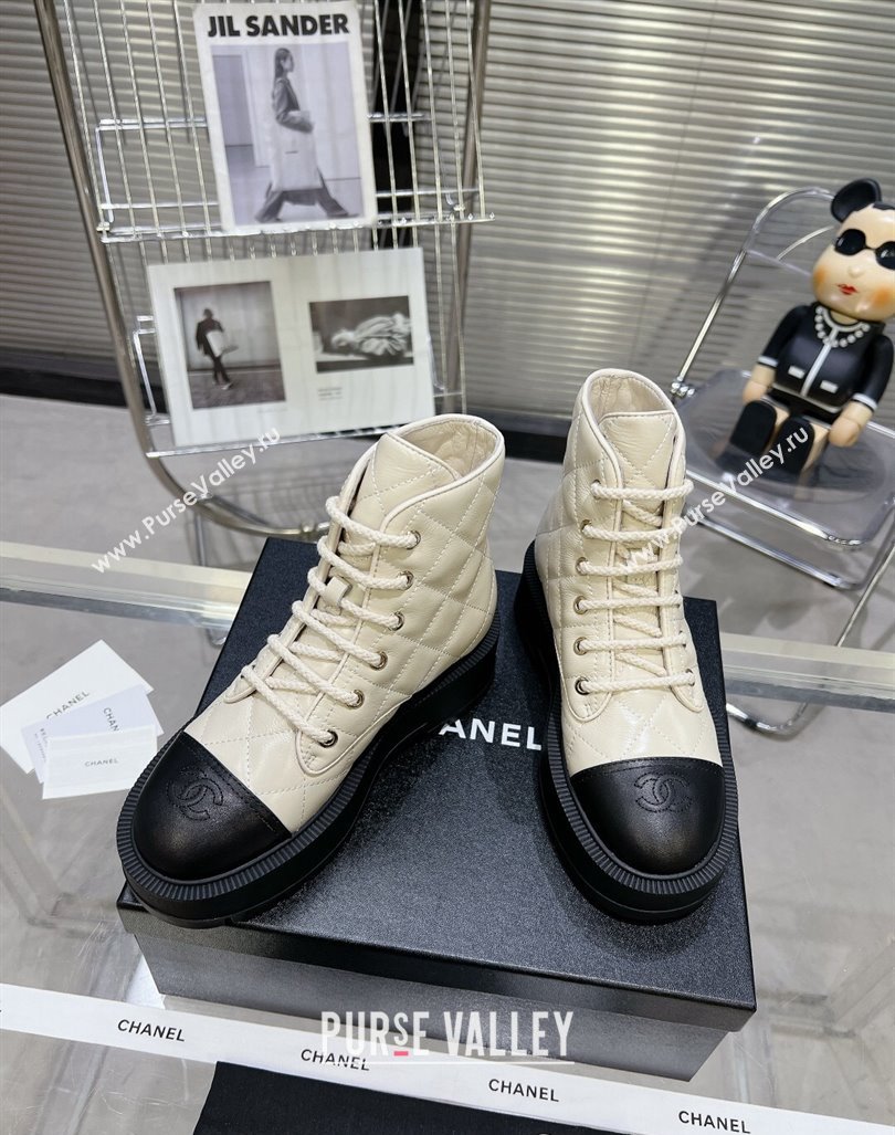 Chanel Quilted Calfskin Lace-up Platform Ankle Boots Pale Beige 2024 CH090905 (MD-241015109)