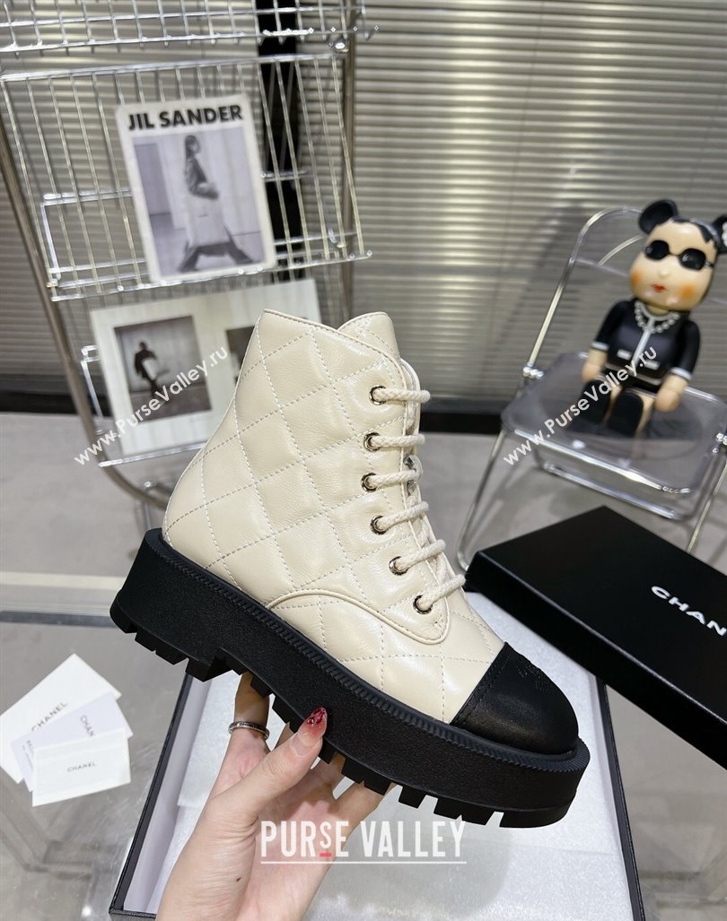 Chanel Quilted Calfskin Lace-up Platform Ankle Boots Pale Beige 2024 CH090905 (MD-241015109)