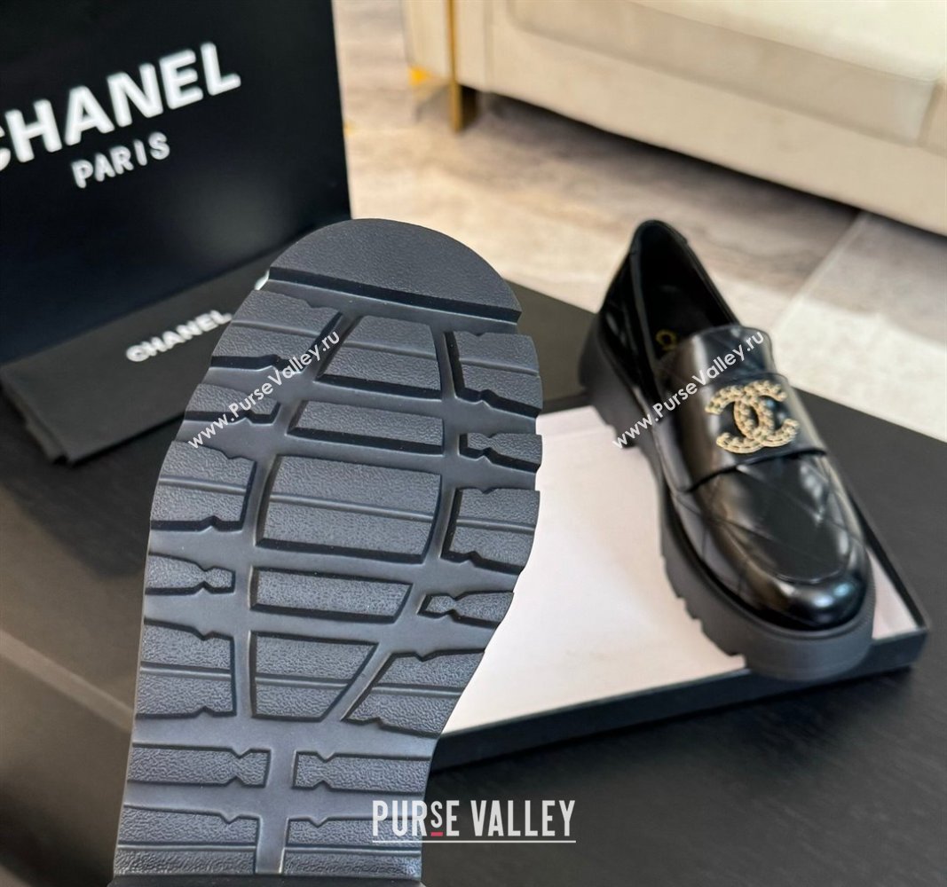 Chanel Quilted Shiny Calfskin Platform Loafers 5.5cm with Chain CC Black 2024 CH101709 (KL-241017043)