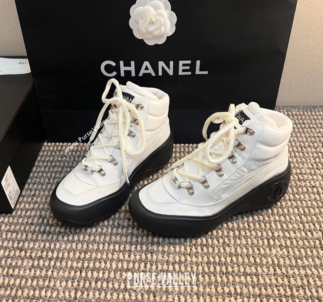 Chanel Coco Neige Fabric and Calfskin Snow Sneakers 5cm G45337 White/Black 2024 (KL-241017114)