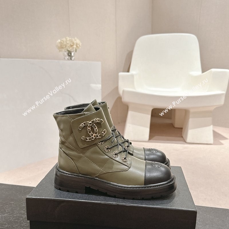 Chanel Quilted Calfskin Lace-up Ankle Boots with Chain CC Green 2024 CH101509 (MD-241015116)