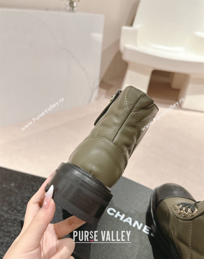 Chanel Quilted Calfskin Lace-up Ankle Boots with Chain CC Green 2024 CH101509 (MD-241015116)