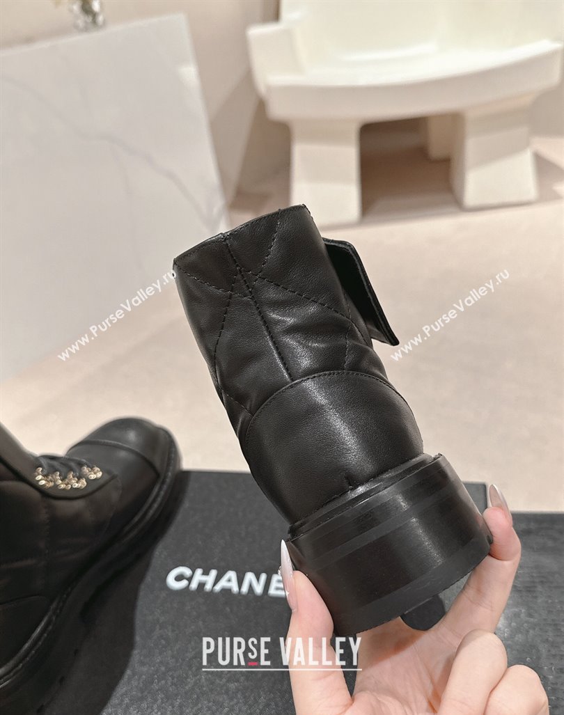 Chanel Quilted Calfskin Lace-up Ankle Boots with Chain CC Black 2024 CH101509 (MD-241015117)