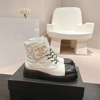 Chanel Quilted Calfskin Lace-up Ankle Boots with Chain CC White 2024 CH101509 (MD-241015118)