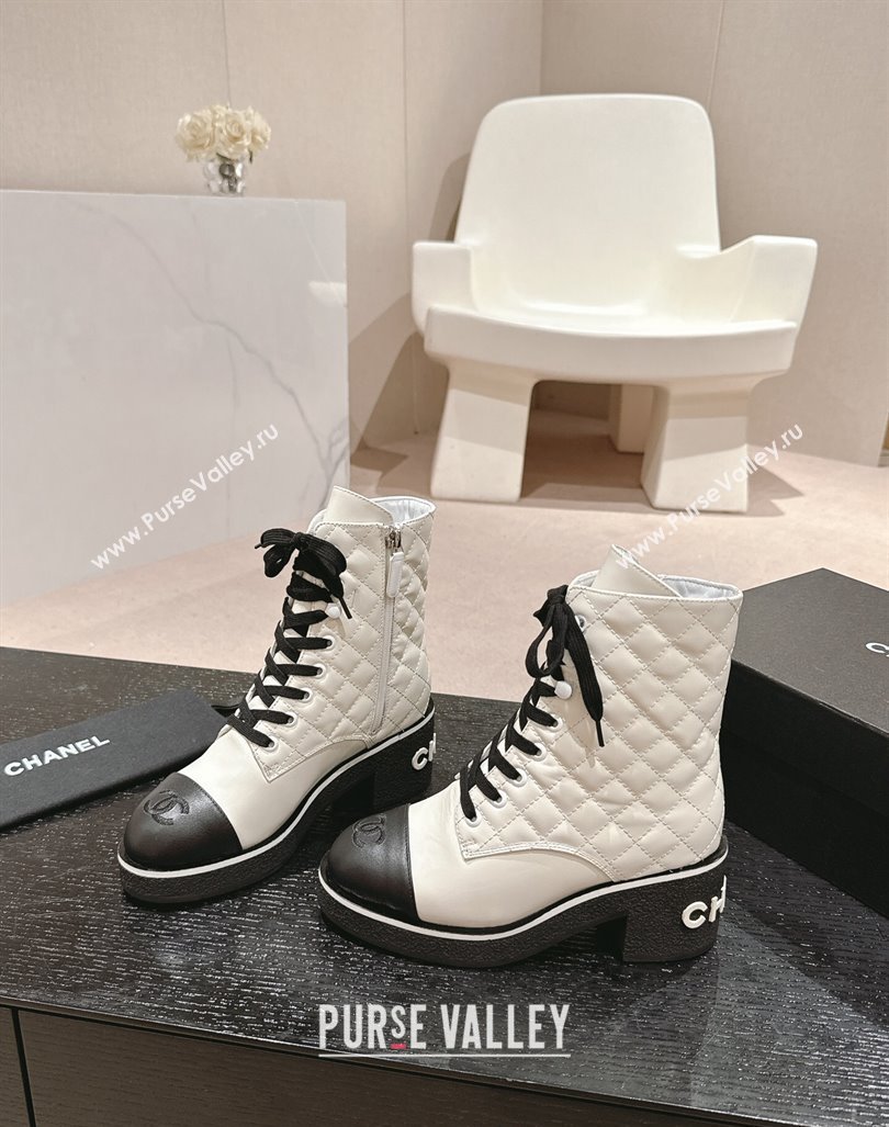 Chanel Contrasting Calfskin Laced-up Ankle Boots White 2024 CH101622 (MD-241016081)