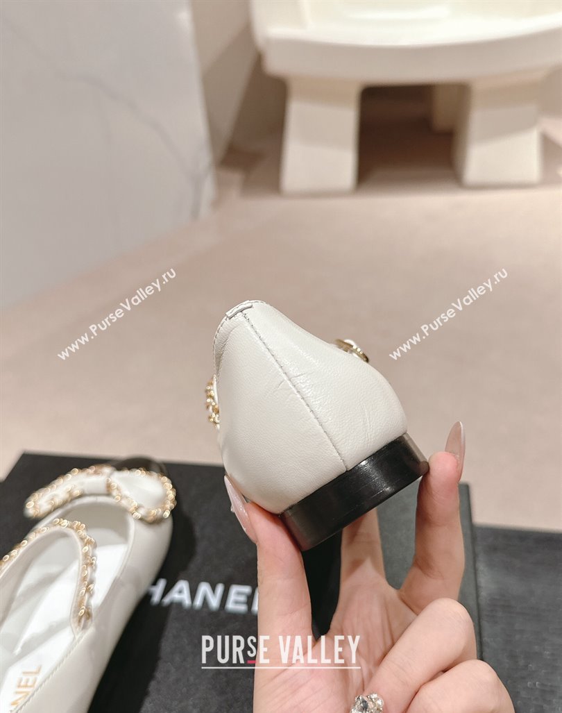 Chanel Calfskin Patent Mary Janes Ballet Flats with Bow and Chain White 2024 CH101629 (MD-241016113)