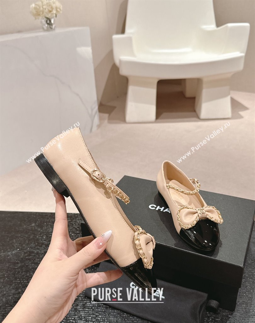 Chanel Calfskin Patent Mary Janes Ballet Flats with Bow and Chain Beige 2024 CH101629 (MD-241016114)