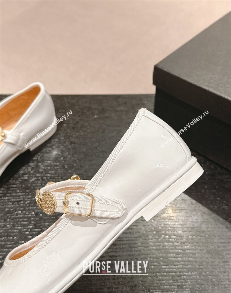 Chanel Patent Calfskin Mary Janes Ballet Flat with Charm White 2024 G45778 (MD-241016119)