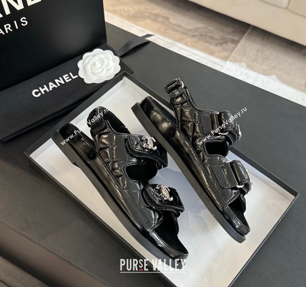 Chanel Patent Calfskin Flat Strap Sandals with Strass CC Black 2025 CH041719 (MD-250417091)