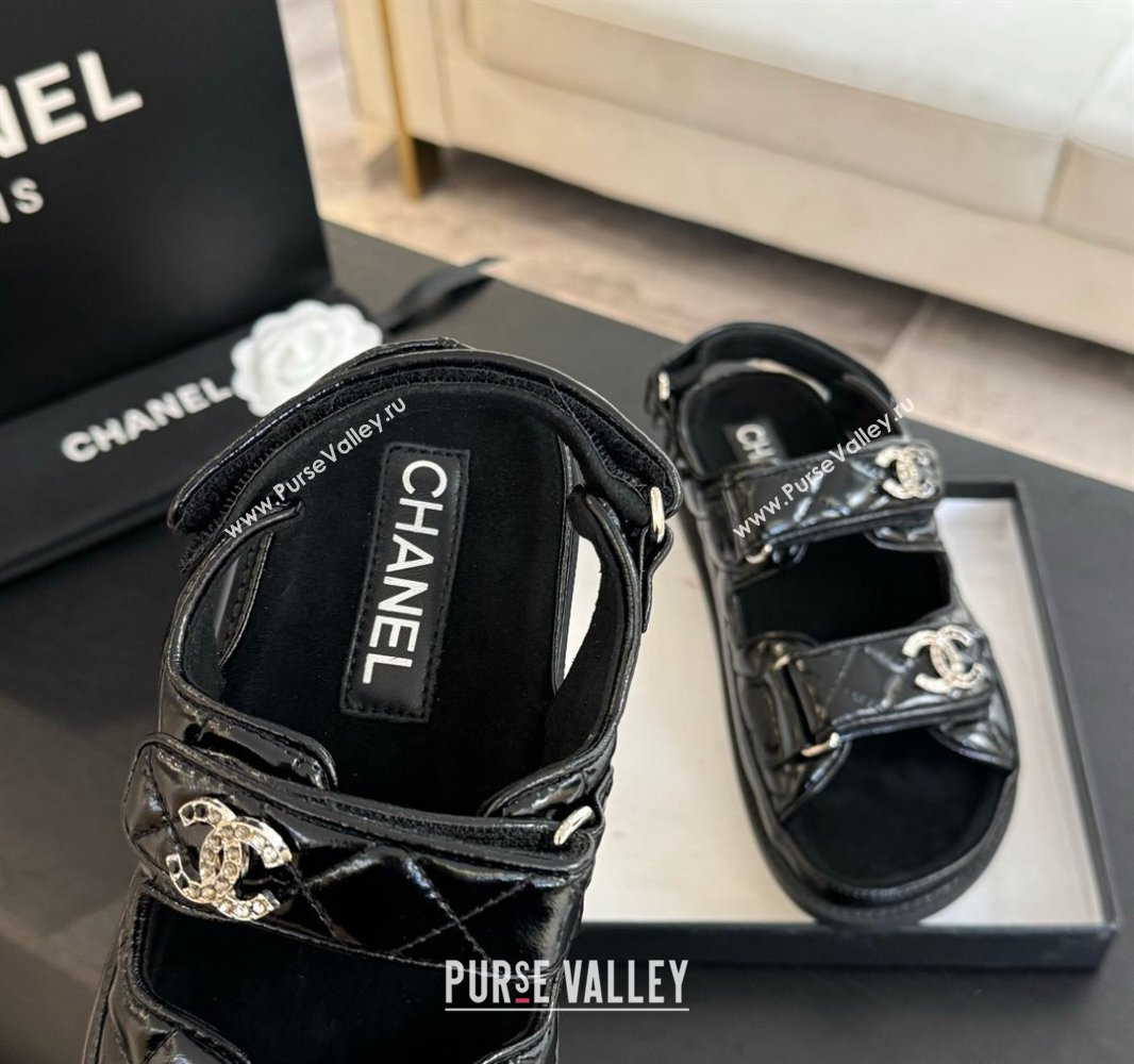 Chanel Patent Calfskin Flat Strap Sandals with Strass CC Black 2025 CH041719 (MD-250417091)