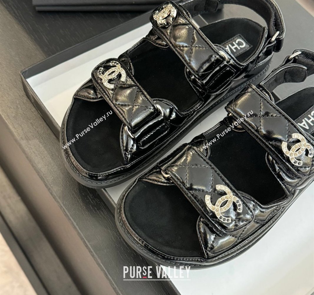 Chanel Patent Calfskin Flat Strap Sandals with Strass CC Black 2025 CH041719 (MD-250417091)
