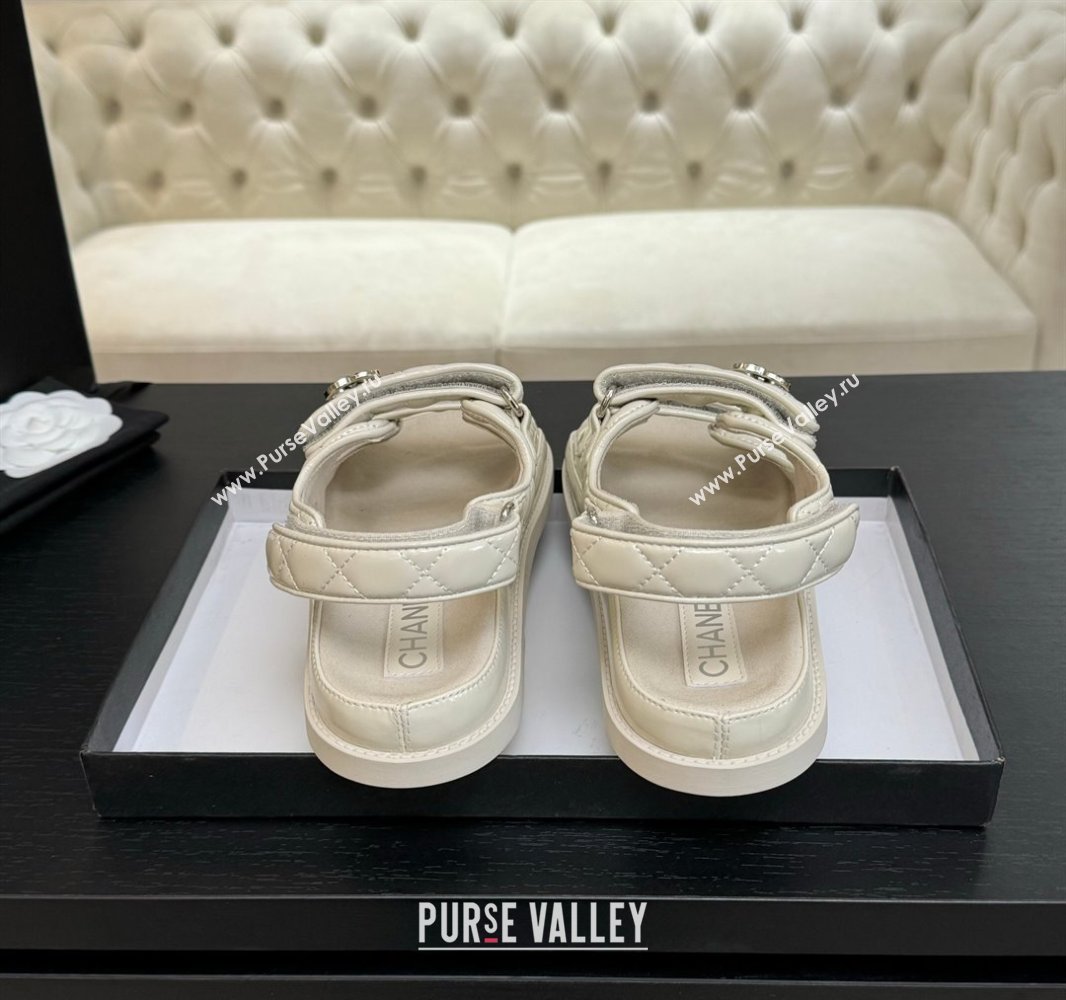 Chanel Patent Calfskin Flat Strap Sandals with Strass CC White 2025 CH041719 (MD-250417093)