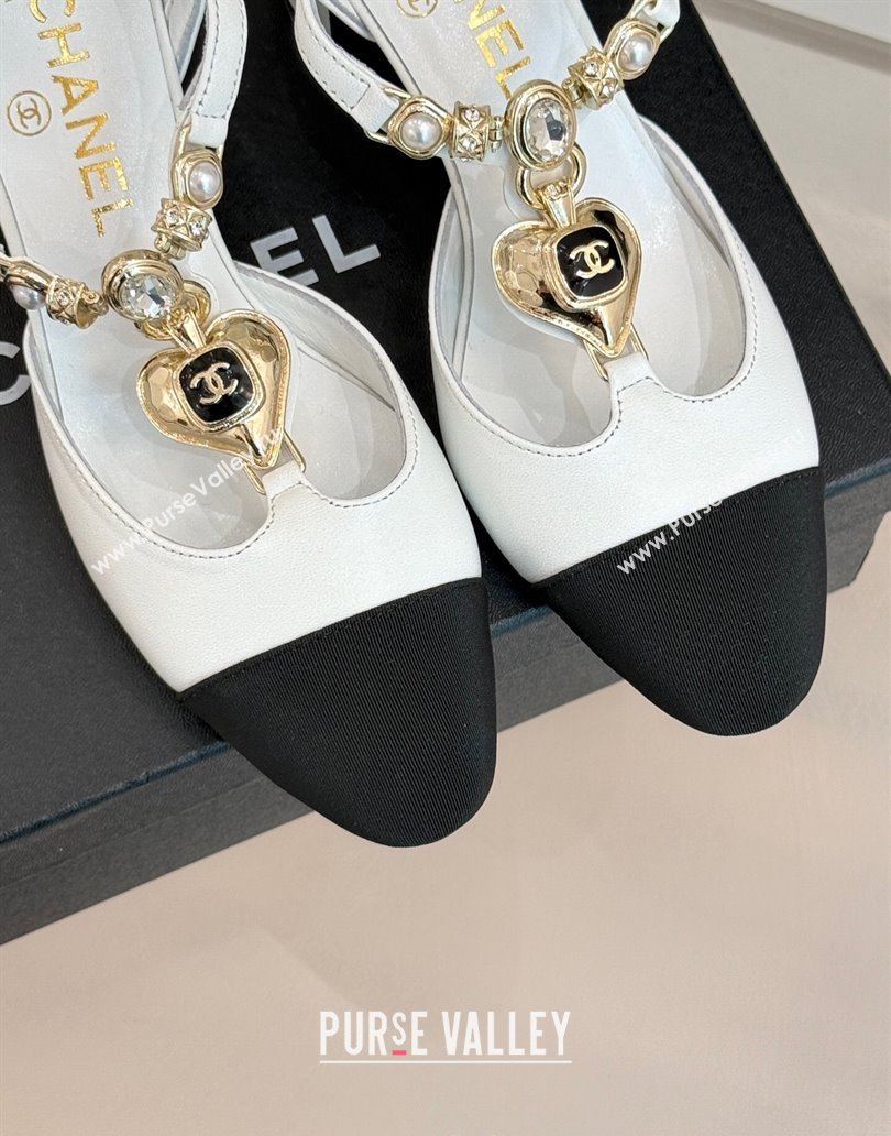 Chanel Lambskin Grosgrain Mary Janes Pumps 5.5cm with Heart Chain Charm White 2025 CH041723 (MD-250417138)