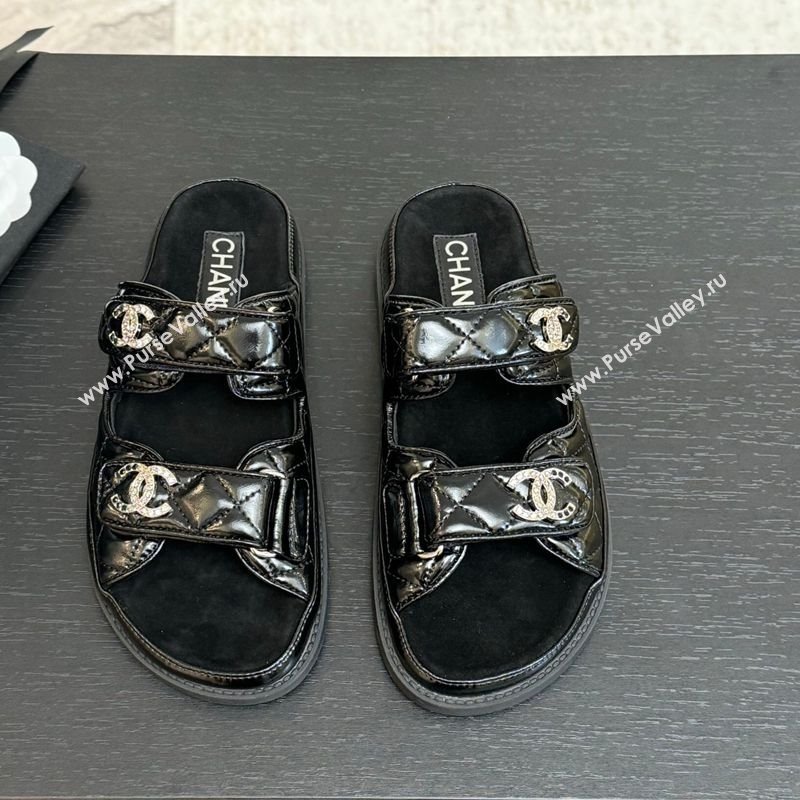 Chanel Patent Calfskin Flat Strap Slides Sandal with Strass CC Black 2025 CH041719 (MD-250417097)
