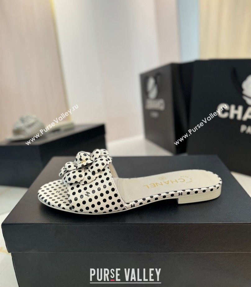 Chanel Camellia Dotted Lambskin Flat Slides Sandal G45499 White 2025 (MD-250417104)