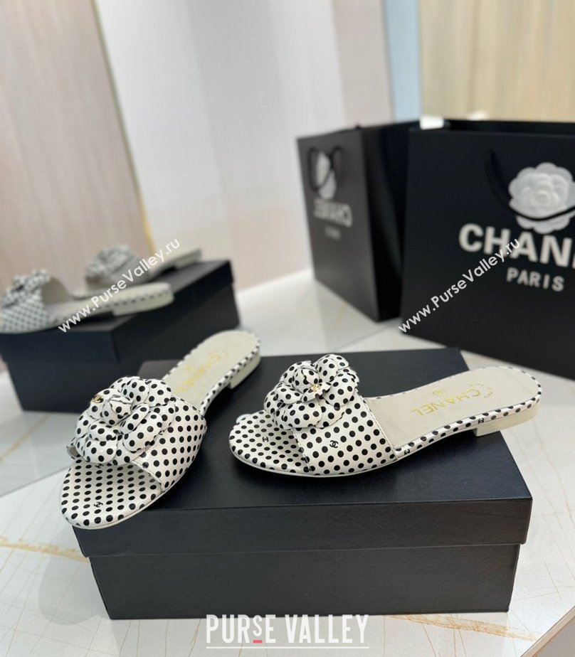 Chanel Camellia Dotted Lambskin Flat Slides Sandal G45499 White 2025 (MD-250417104)