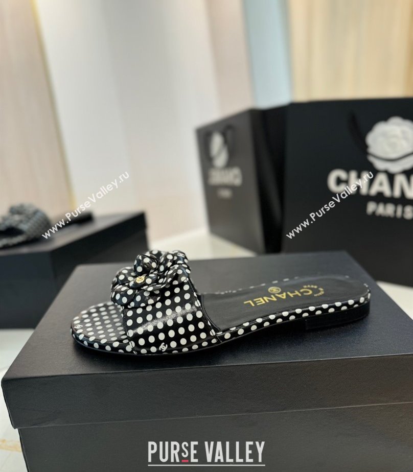 Chanel Camellia Bloom Lambskin Flat Slides Sandal G45499 Black 2025 (MD-250417105)