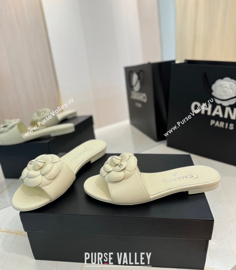 Chanel Camellia Bloom Lambskin Flat Slides Sandal G45499 White 2025 (MD-250417103)