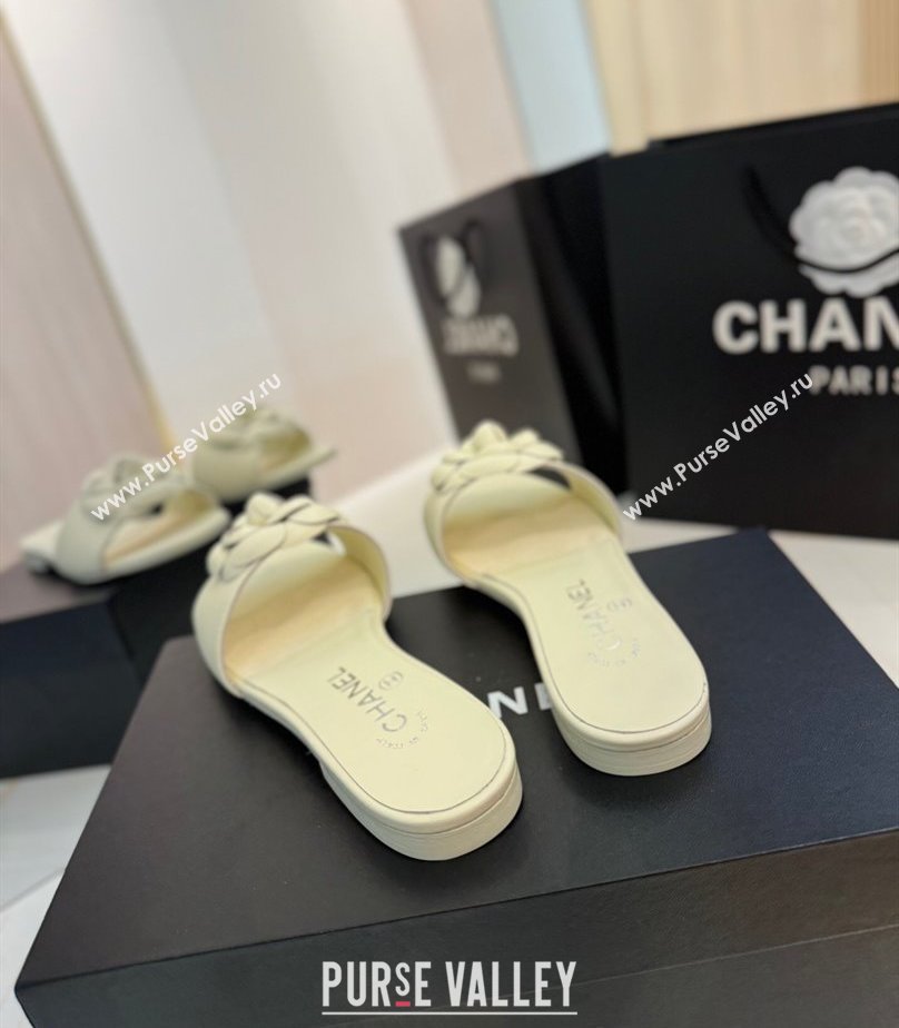 Chanel Camellia Bloom Lambskin Flat Slides Sandal G45499 White 2025 (MD-250417103)