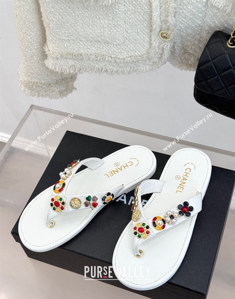 Chanel Lambskin Flat Thong Slide Sandals with Charm White 2025 G46304 (MD-250417078)