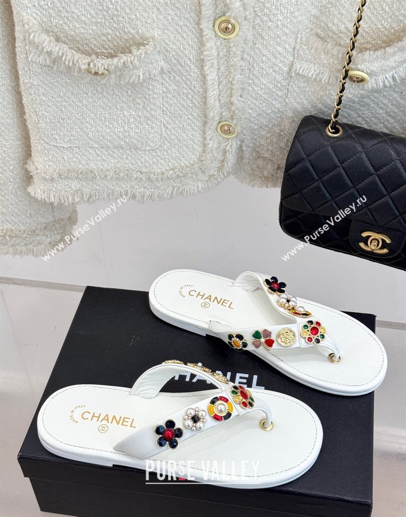 Chanel Lambskin Flat Thong Slide Sandals with Charm White 2025 G46304 (MD-250417078)