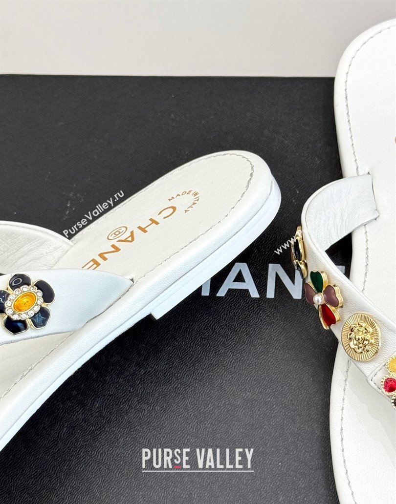 Chanel Lambskin Flat Thong Slide Sandals with Charm White 2025 G46304 (MD-250417078)