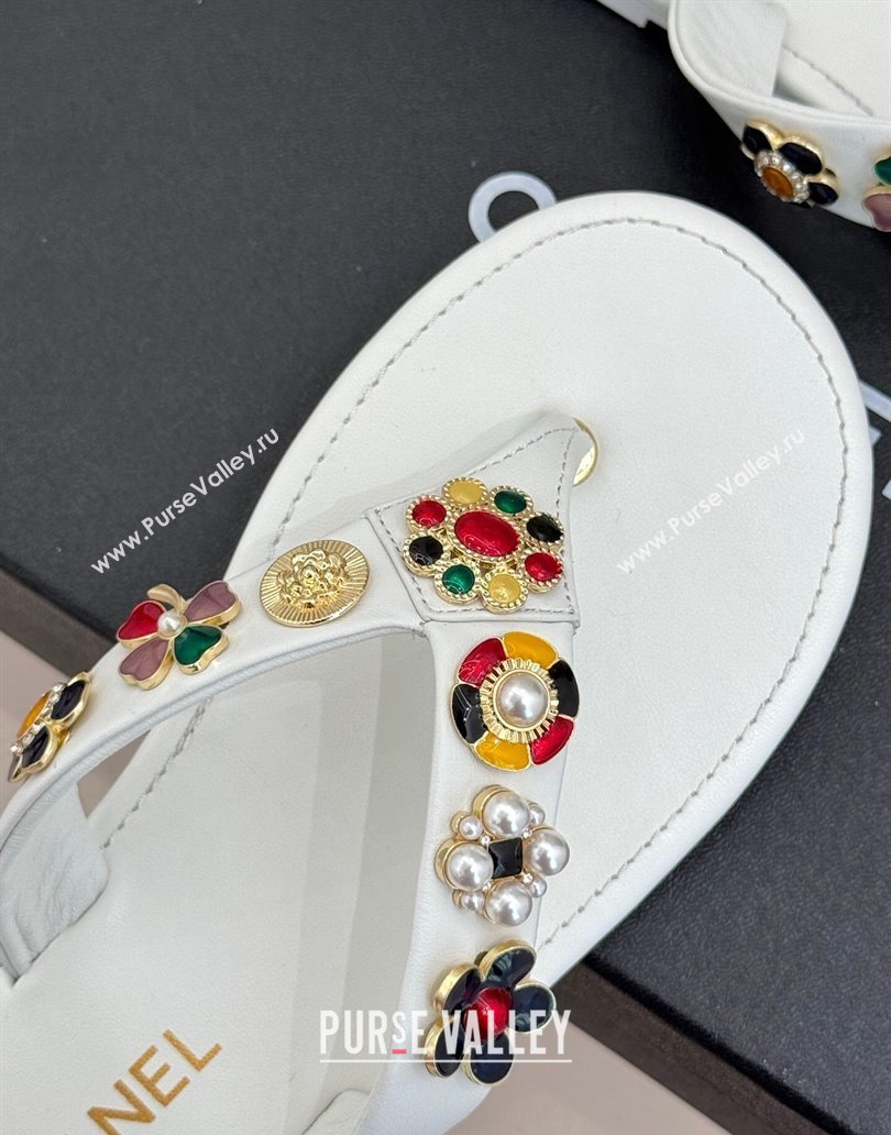 Chanel Lambskin Flat Thong Slide Sandals with Charm White 2025 G46304 (MD-250417078)