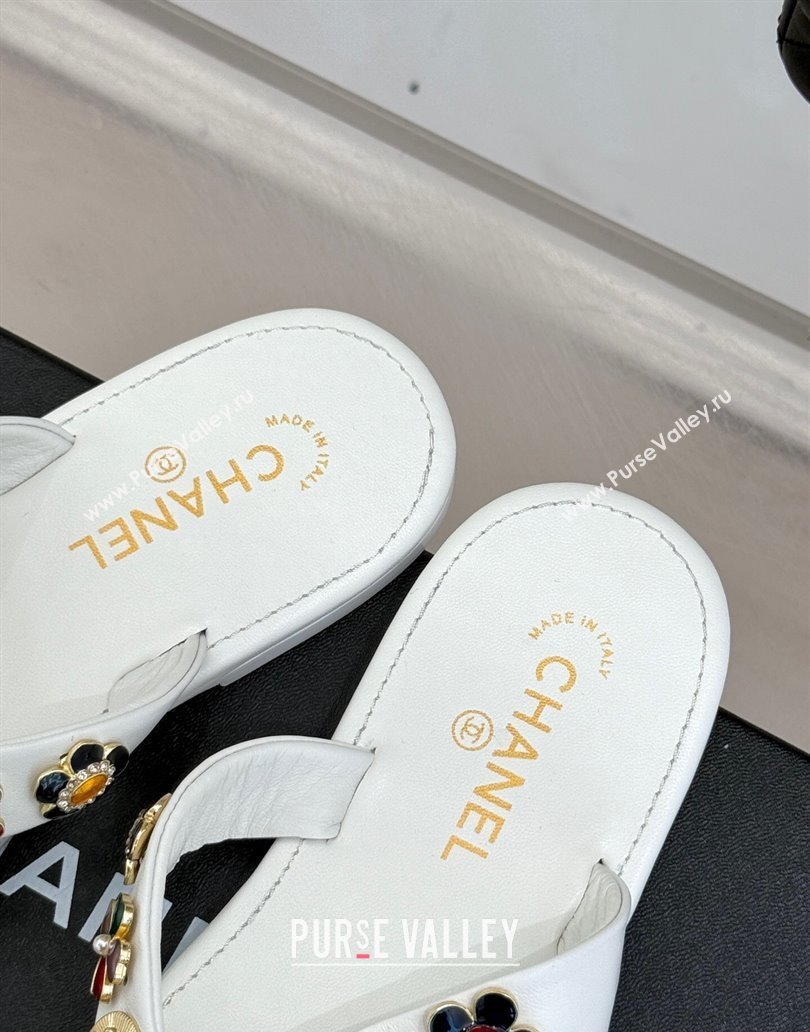 Chanel Lambskin Flat Thong Slide Sandals with Charm White 2025 G46304 (MD-250417078)