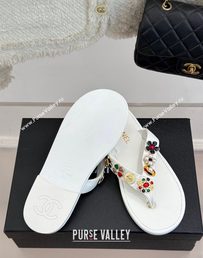 Chanel Lambskin Flat Thong Slide Sandals with Charm White 2025 G46304 (MD-250417078)