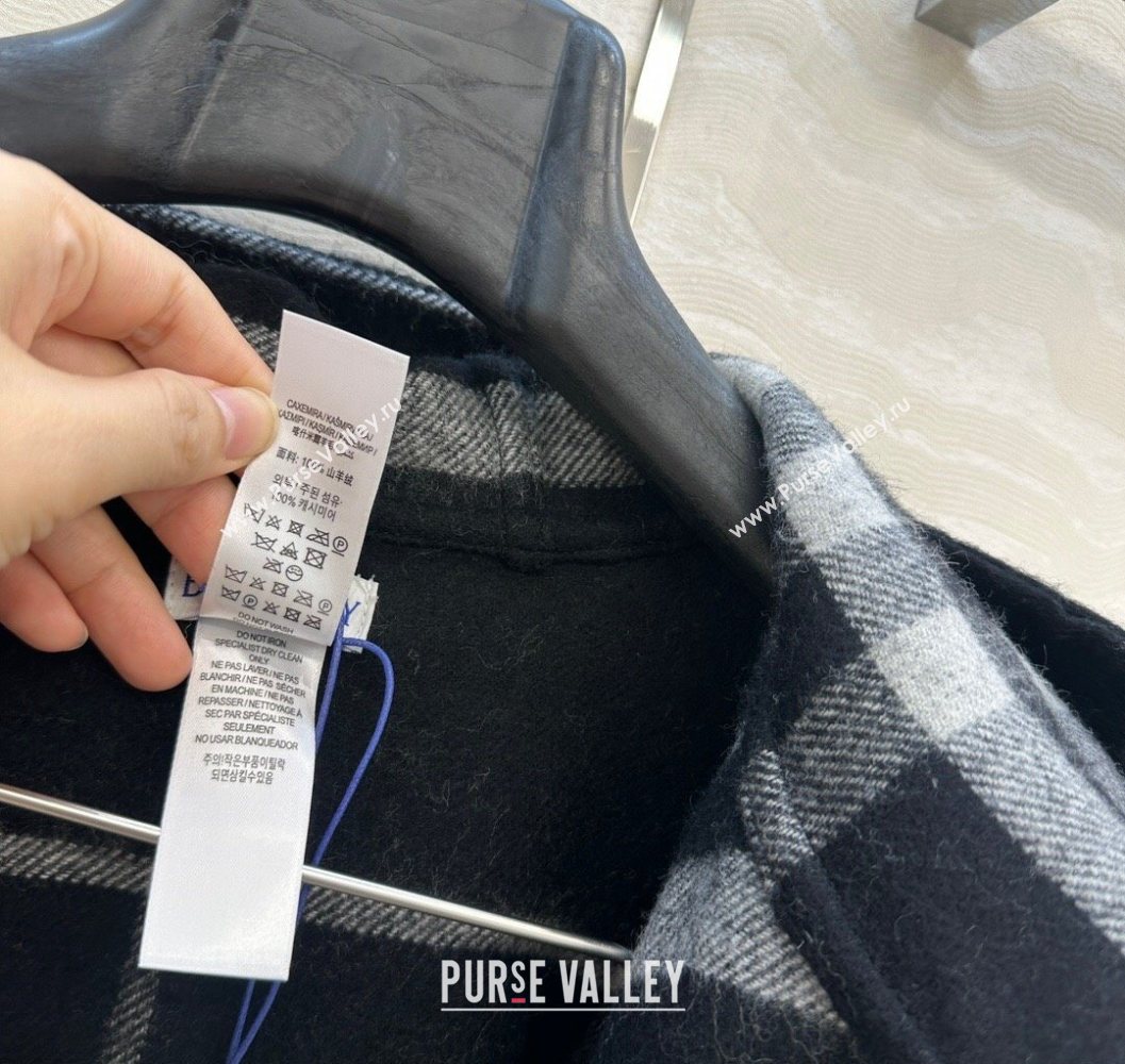 Burberry Cashmere Reversible Cape 90x122cm Black 2025 1015 (QI-251015087)