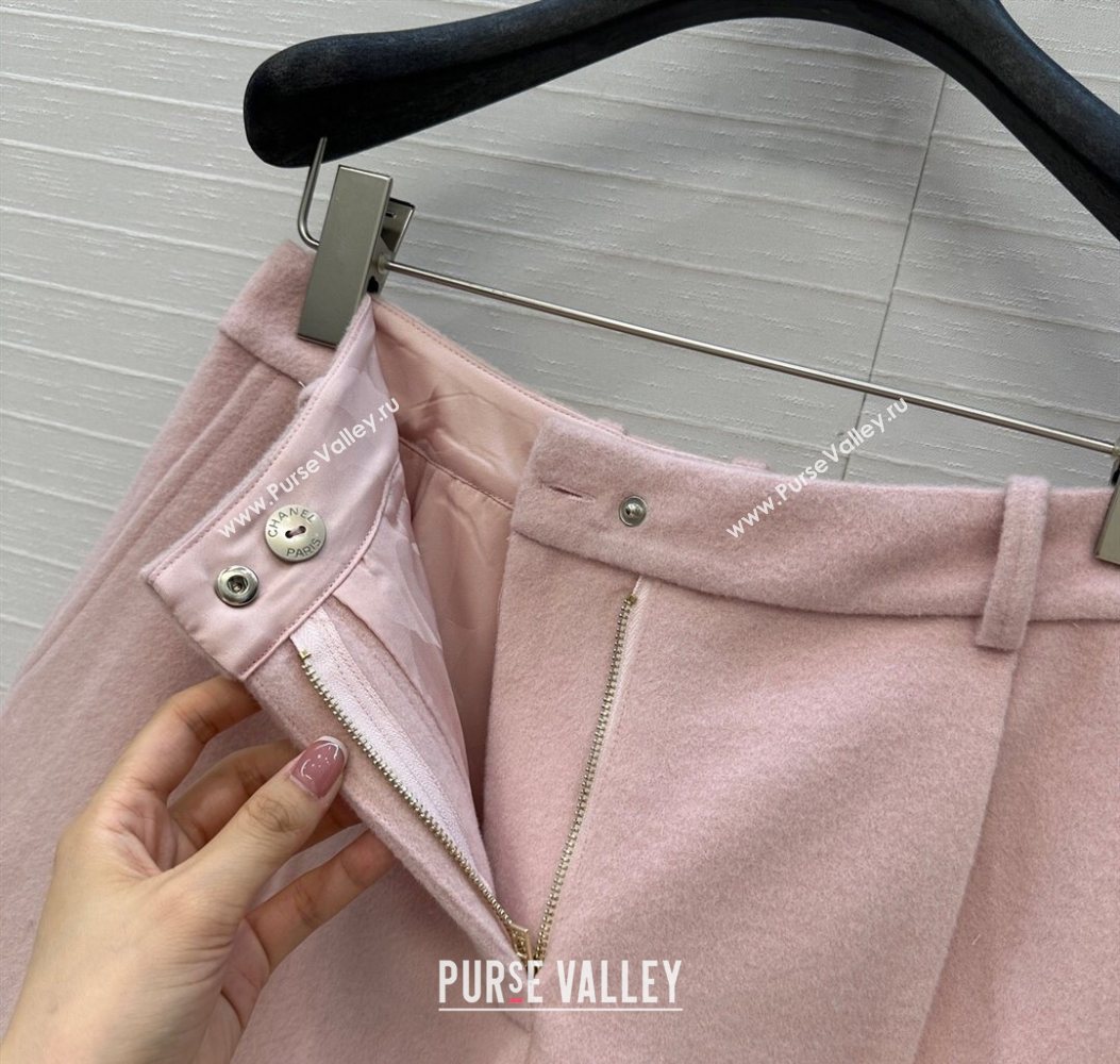 Chanel Wool Shorts with Heart Light Pink 2025 CH110686 (QI-251106087)