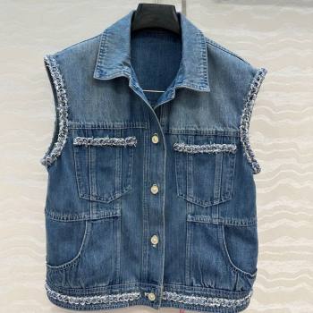 Chanel Blue Denim Vest with Chain Charm 2025 0620 (QI-250620066)