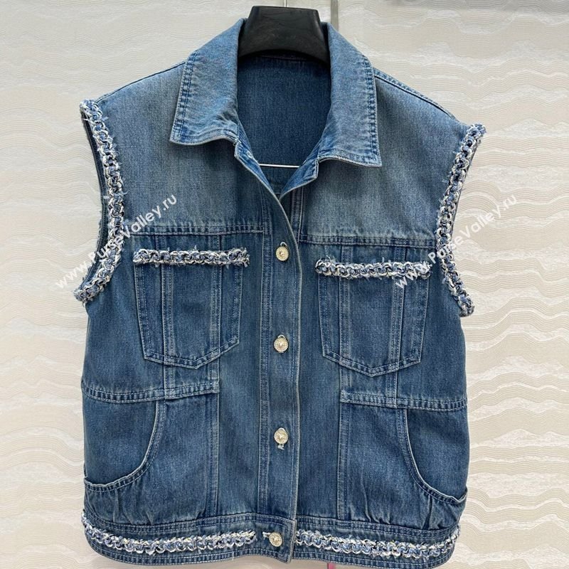 Chanel Blue Denim Vest with Chain Charm 2025 0620 (QI-250620066)