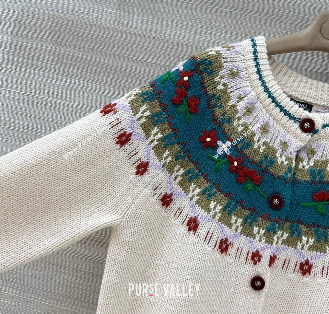 Chanel Cashmere Cardigan with Embroidery White Green 2026 CH011303 (QI-260113059)