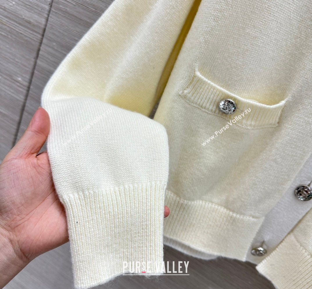 Chanel Cashmere Cardigan White 2026 CH020601 (QI-260206025)